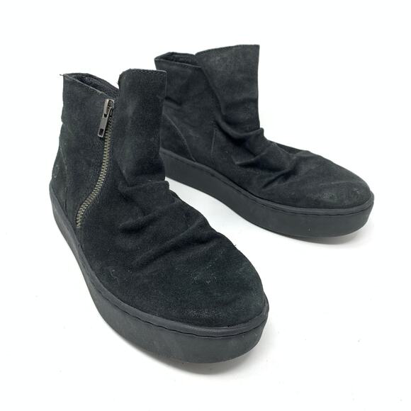 Born Women's Size 7 Scone Distressed Suede Ankle Booties Round Toe Black - Picture 1 of 7